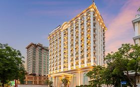 Grand Royal Riverside Hue , Fusion Collection